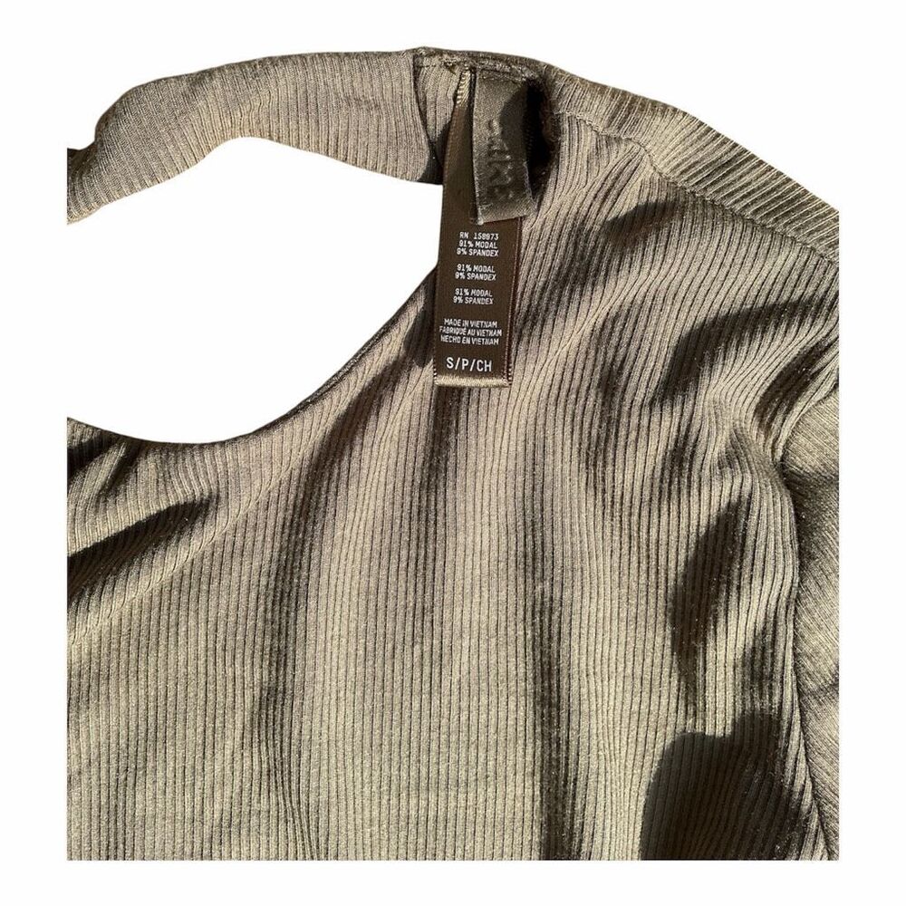 NWOT Skims Women's Small Light Brown Long Sleeve Cropped Top Shirt